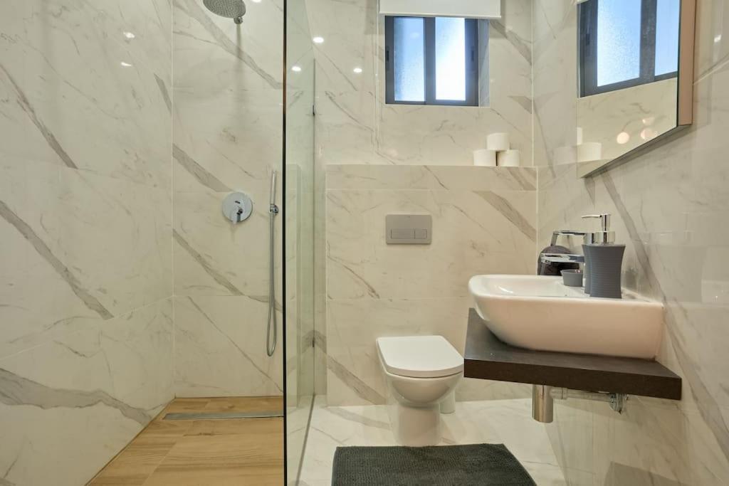 Luxury & 2 Min Away Appartamento