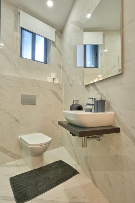 Luxury & 2 Min Away Appartamento *